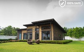 Saffronstays Paradise Pines, Dehradun - Cliff Villa With Valley & Forest Views