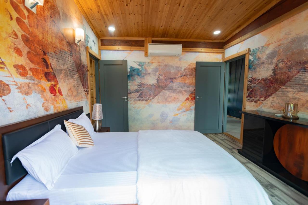Saffronstays Paradise Pines, Dehradun - Cliff Villa With Valley & Forest Views Exterior photo