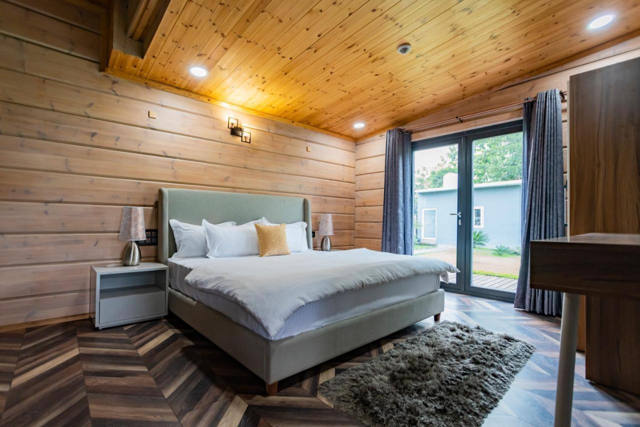 Saffronstays Paradise Pines, Dehradun - Cliff Villa With Valley & Forest Views Exterior photo